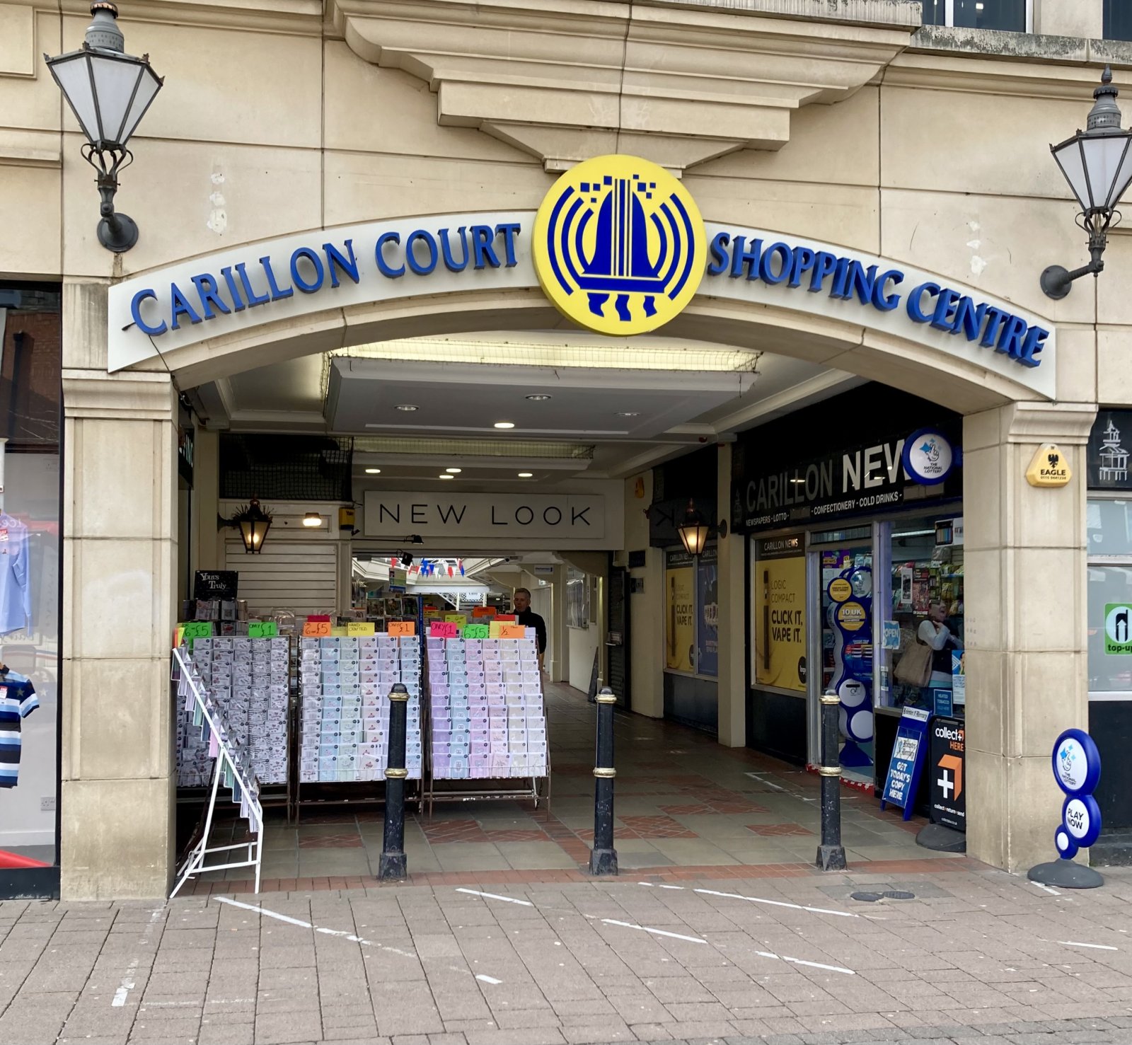 Carillon Court logo